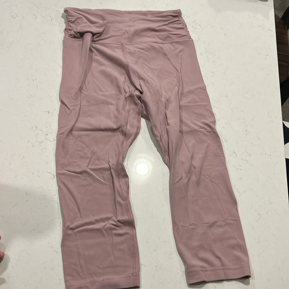 Rose colored Lulu capri